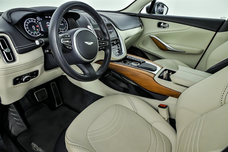Used 2022 Aston Martin DBX AWD/4WD image 18