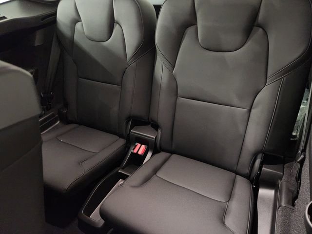 New 2026 Volvo XC90 B6 Plus w/ Protection Package Premier image 32