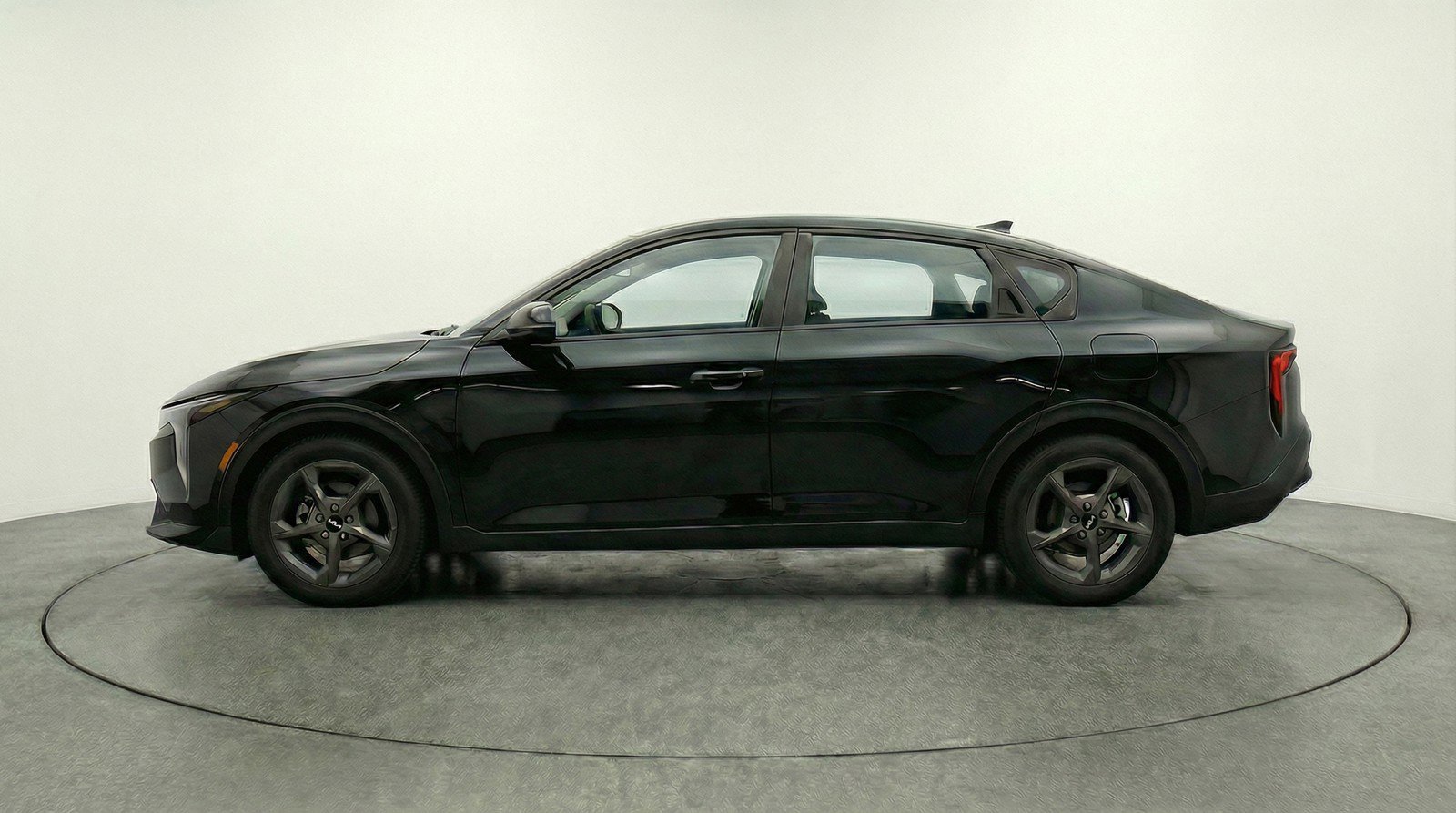 Used 2025 Kia K4 FWD image 3