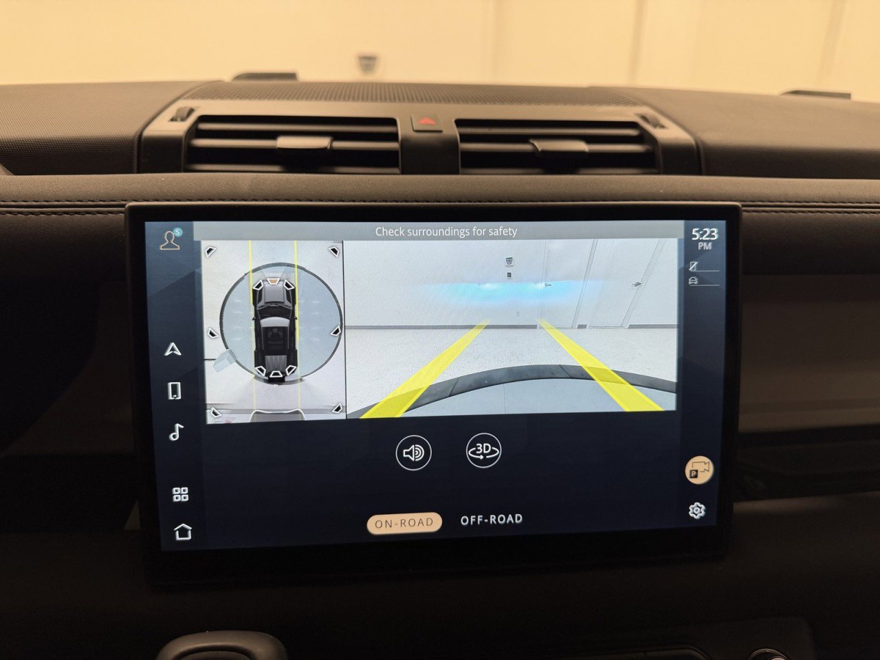 Used 2025 Land Rover Defender 110 S image 23