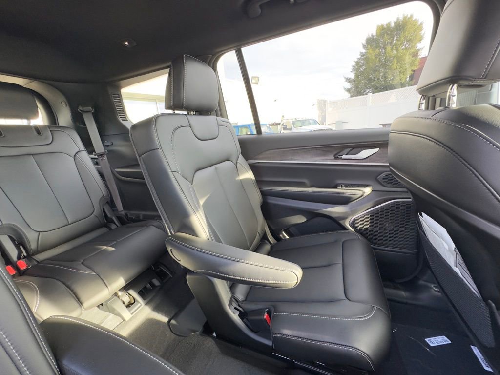 New 2026 Jeep Grand Cherokee L Limited w/ Limited Altitude Package image 22
