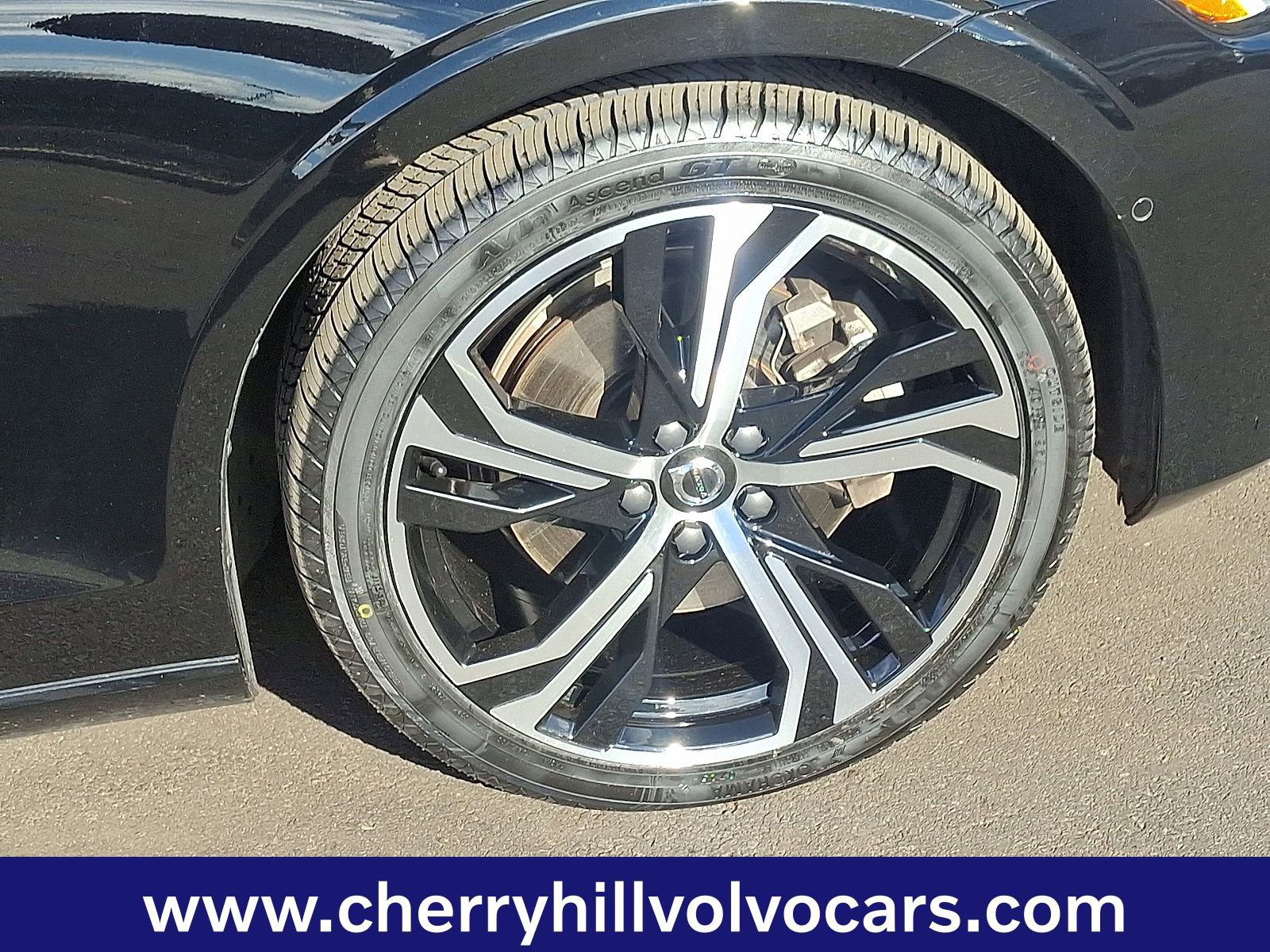 Certified 2023 Volvo S60 B5 Plus w/ Climate Package image 9