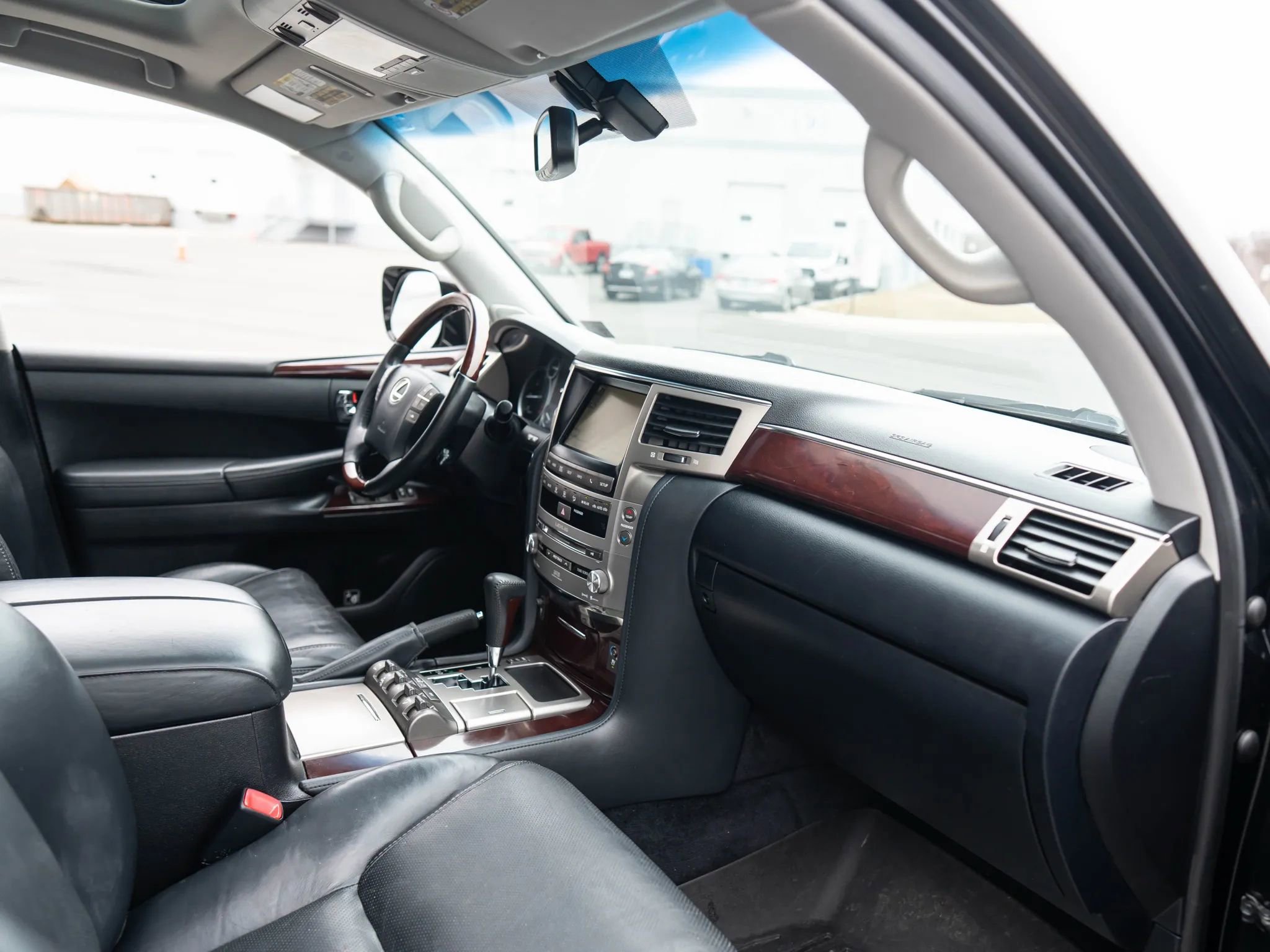 Used 2015 Lexus LX 570 4WD image 18