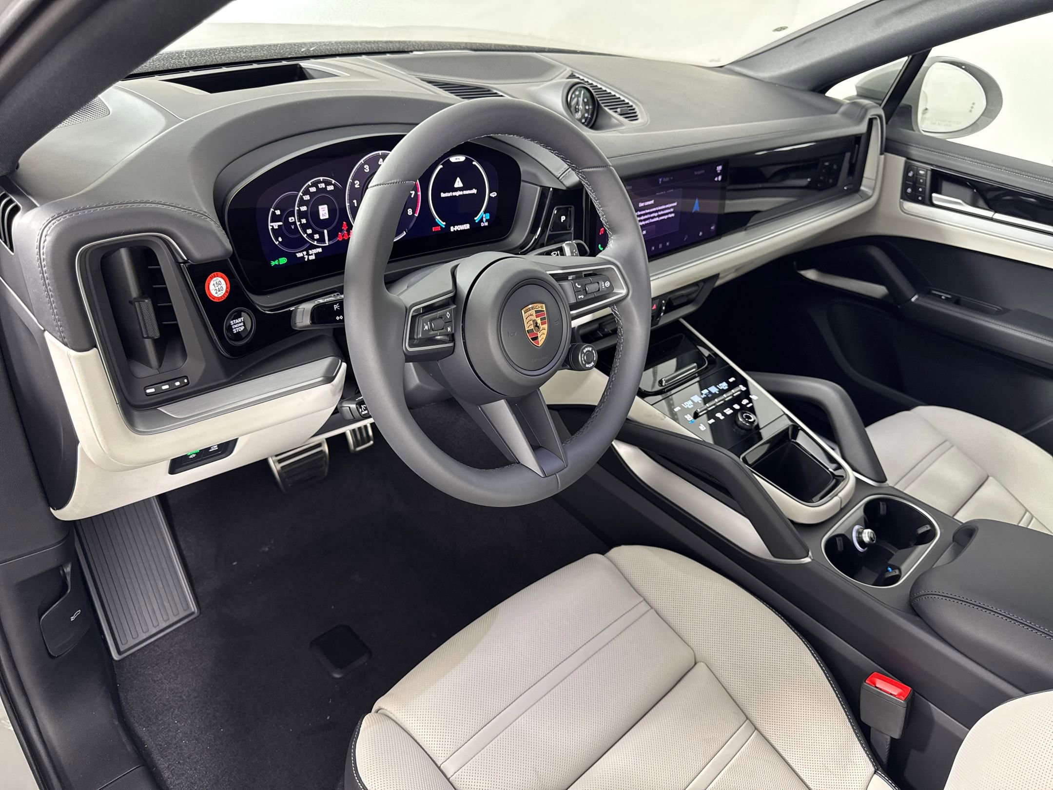 Used 2026 Porsche Cayenne S image 4