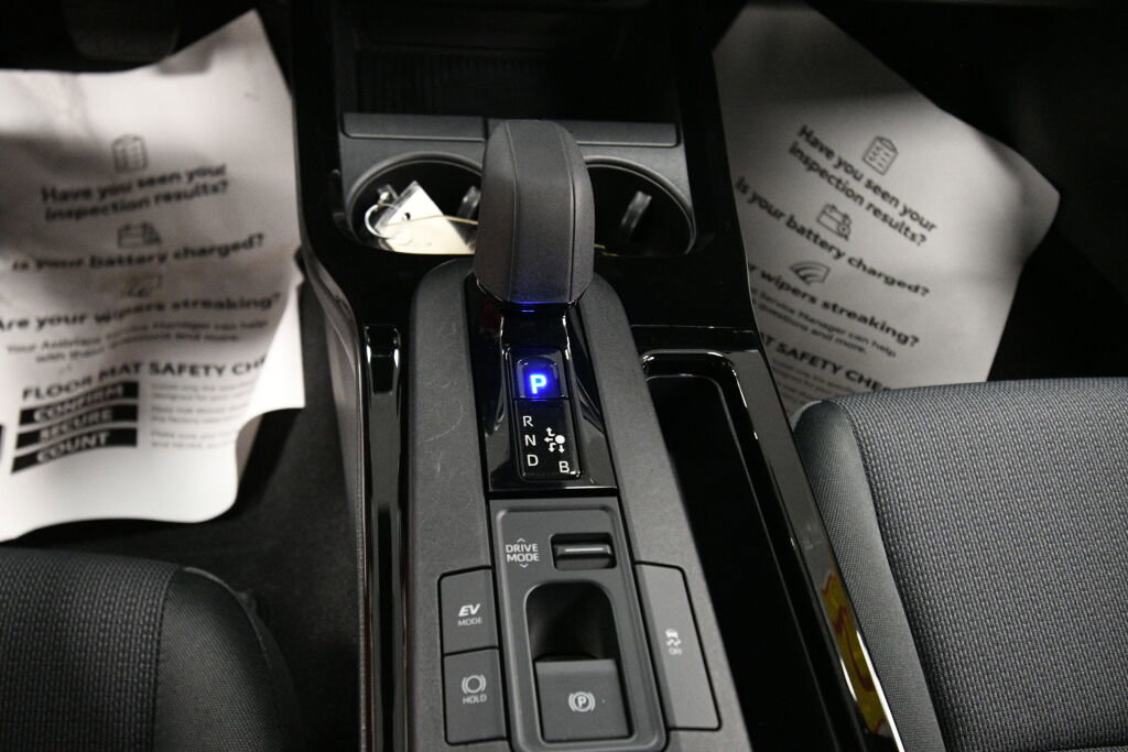 Used 2024 Toyota Prius LE image 16