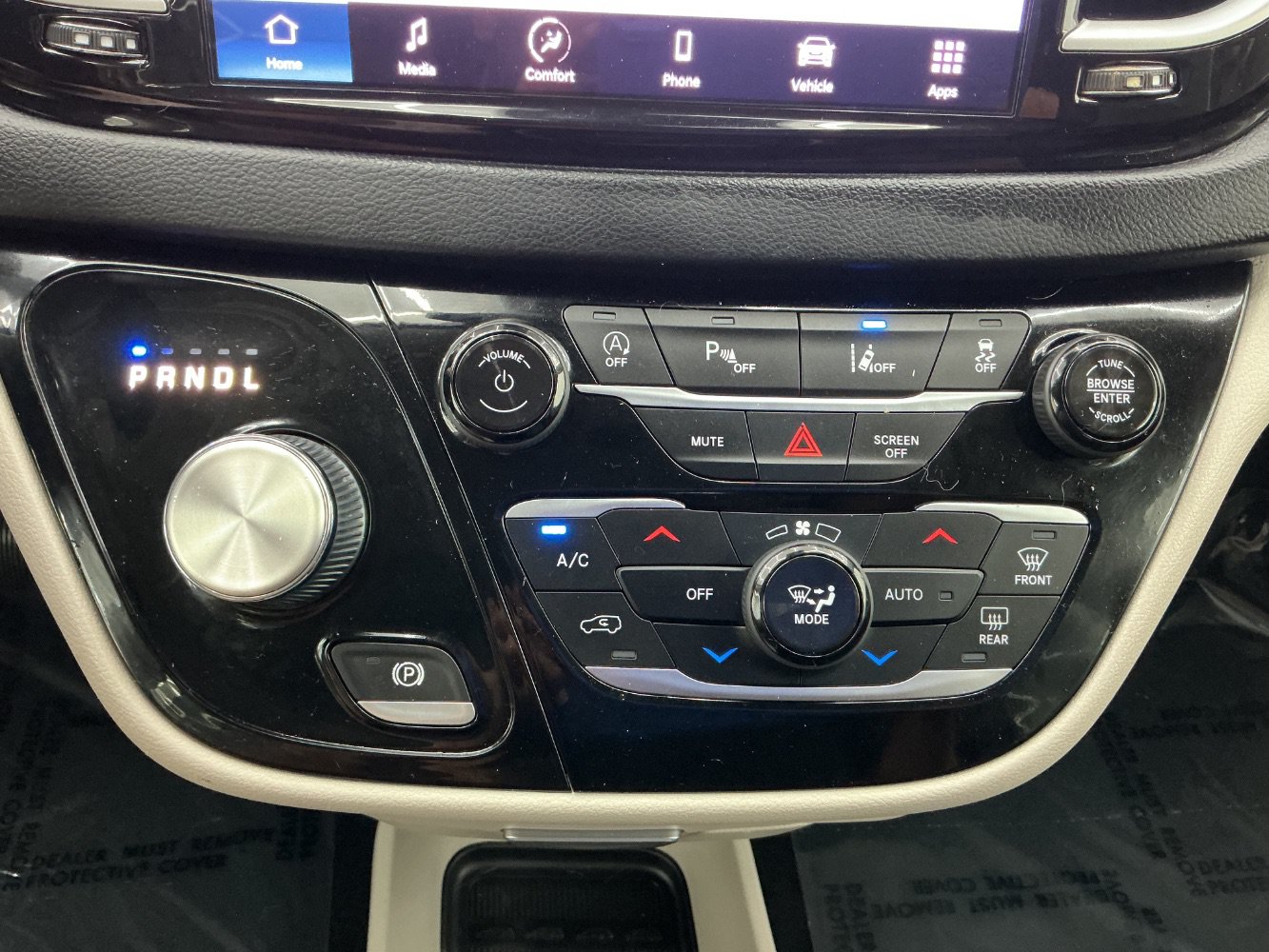 Used 2022 Chrysler Pacifica Touring-L FWD image 33
