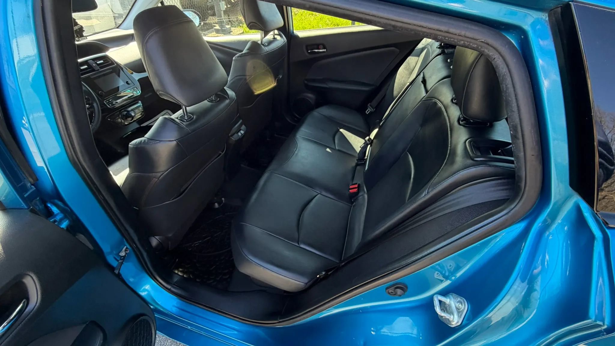 Used 2019 Toyota Prius XLE image 18