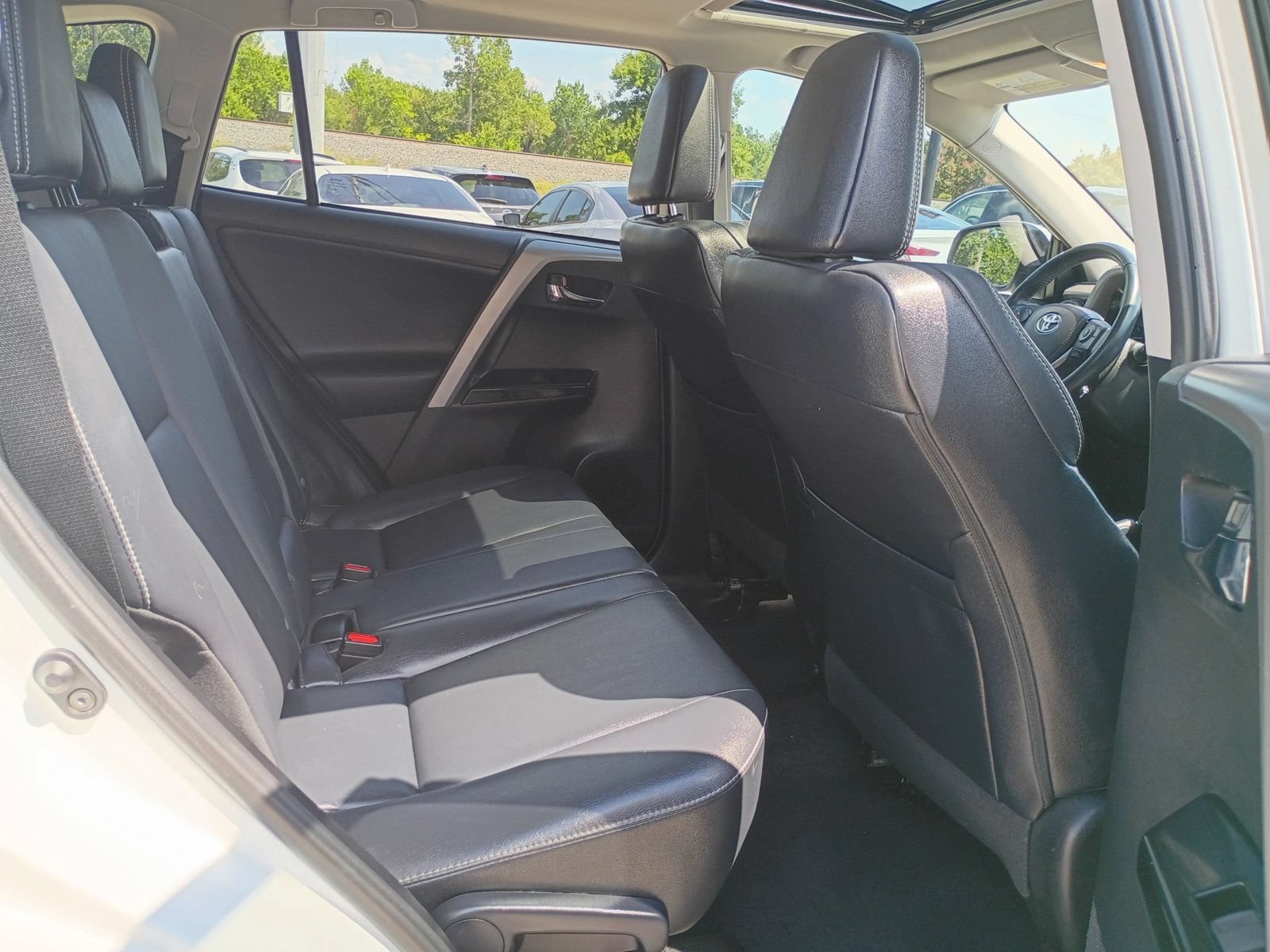 Used 2016 Toyota RAV4 Limited w/ Advanced Technology Package FWD image 21