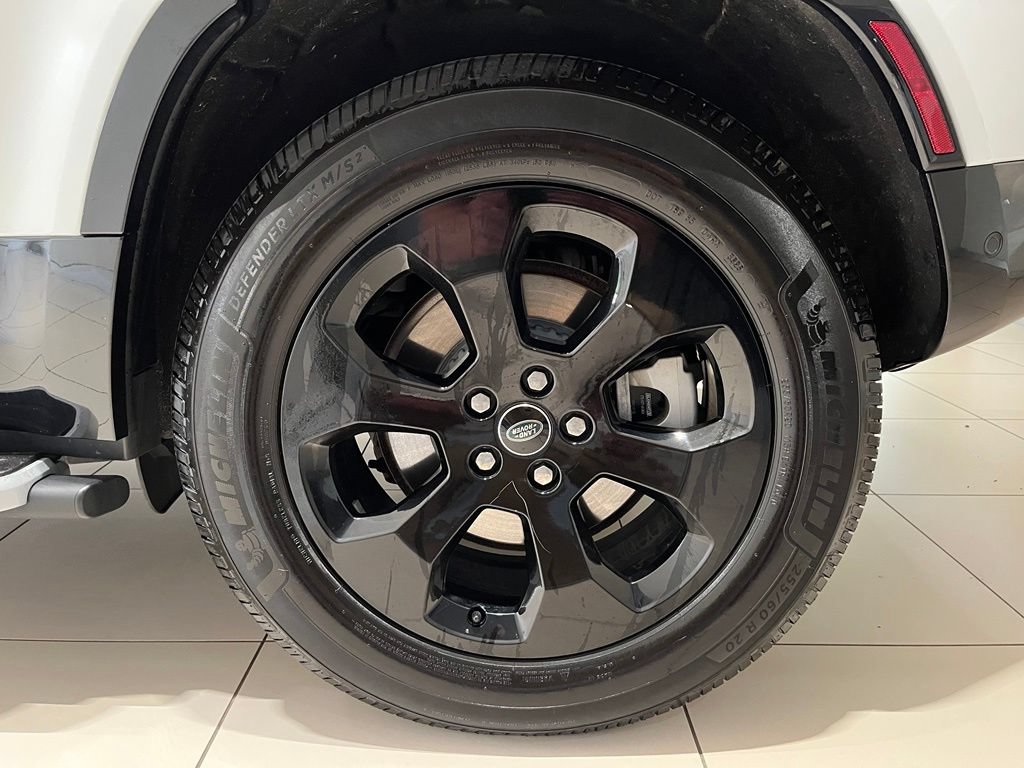 Used 2022 Land Rover Defender 110 X-Dynamic SE AWD/4WD image 19