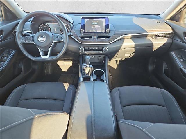 Used 2024 Nissan Altima 2.5 SV image 16