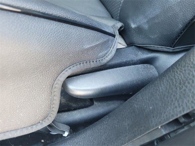 Used 2015 Toyota Corolla LE image 4