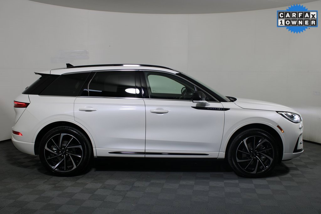 Used 2025 Lincoln Corsair Grand Touring image 2