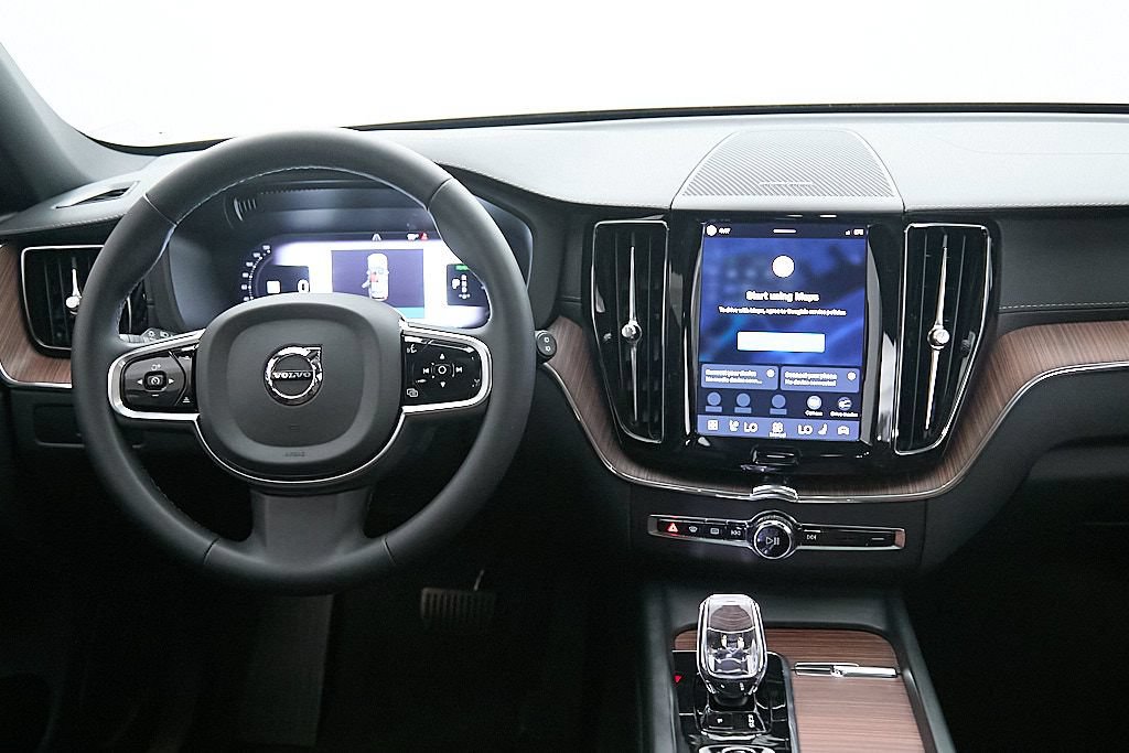 Certified 2023 Volvo XC60 T8 Ultimate w/ Climate Package AWD/4WD image 26