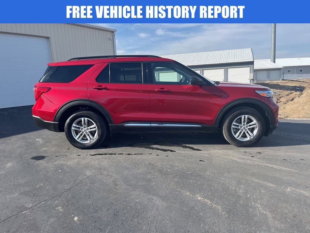Used 2021 Ford Explorer XLT w/ Equipment Group 202A image 3
