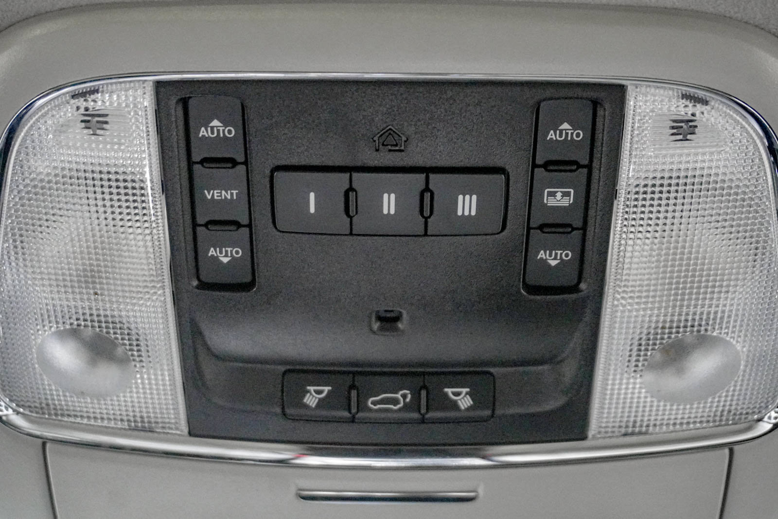 Used 2020 Jeep Grand Cherokee Summit AWD/4WD image 27