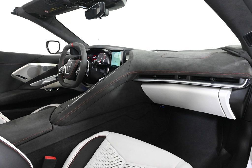 Used 2023 Chevrolet Corvette Stingray Premium Cpe image 15