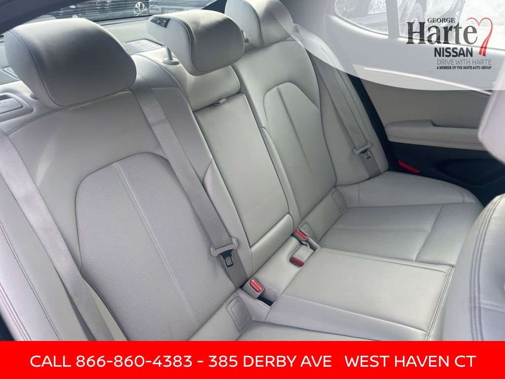 Used 2024 Genesis G70 2.5T image 40