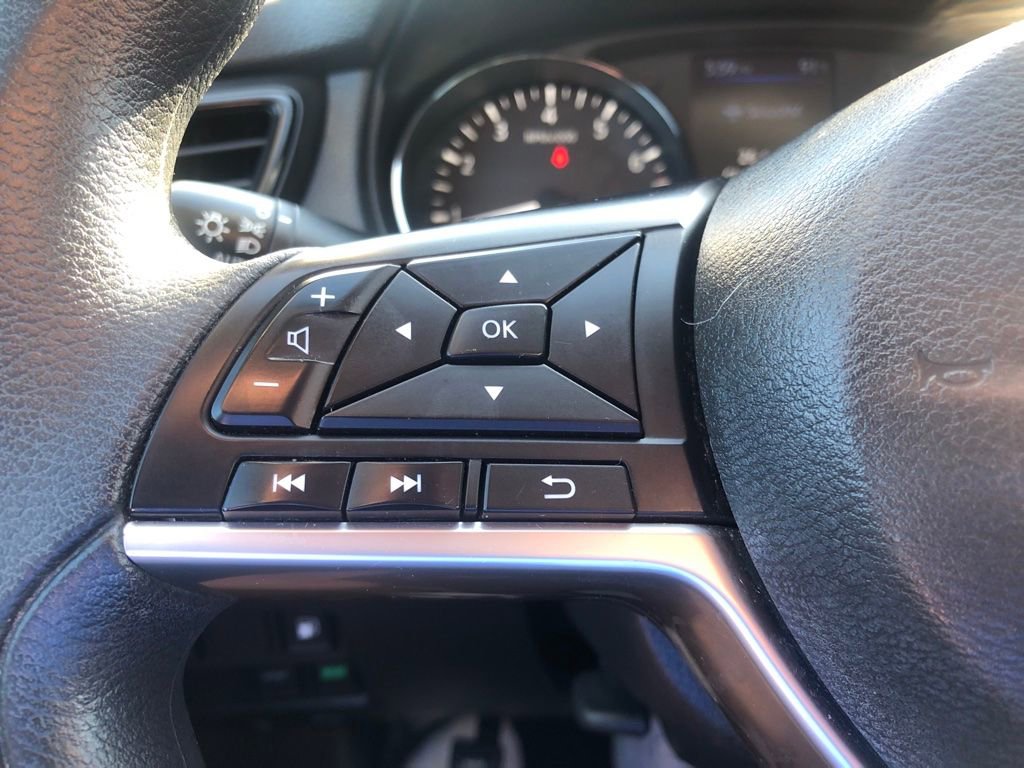 Used 2020 Nissan Rogue S image 13