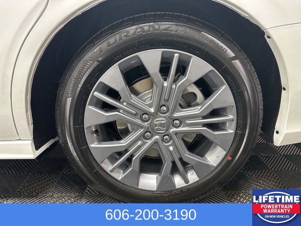 New 2026 Honda Odyssey Touring image 9