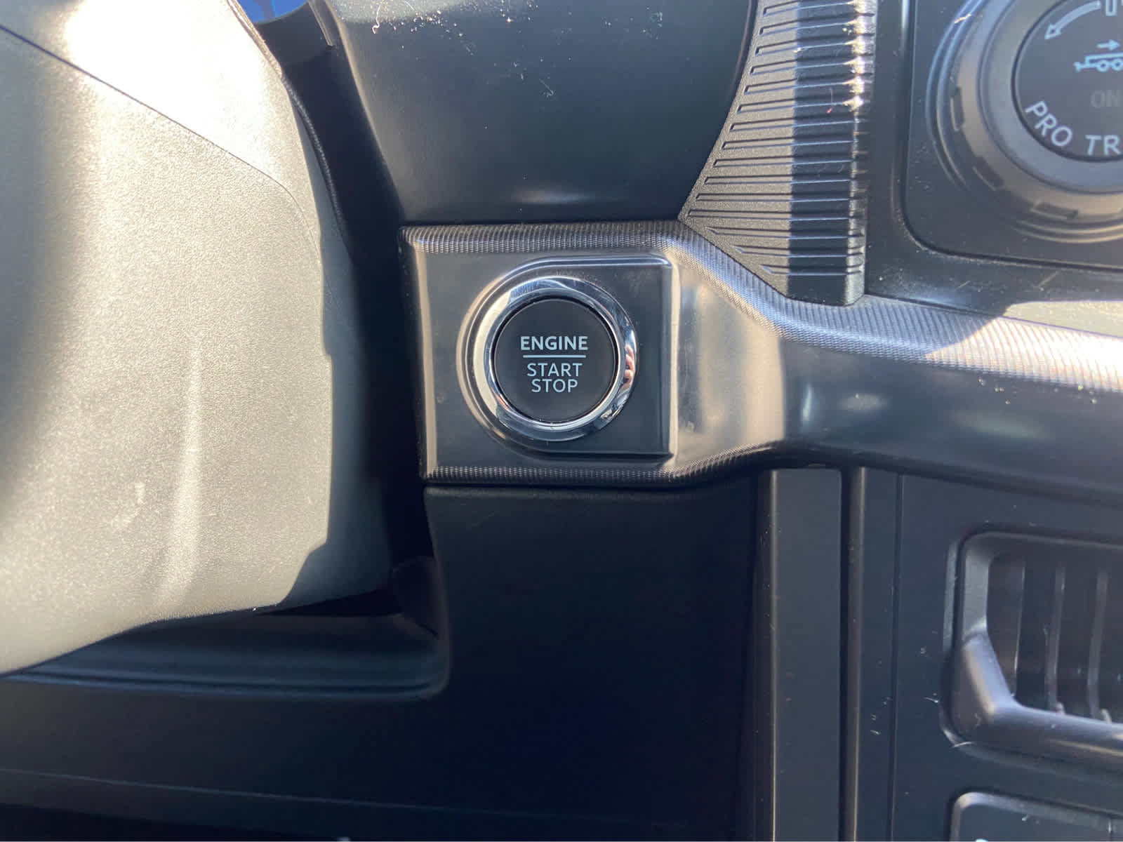 Used 2024 Ford F150 Lariat w/ Equipment Group 502A High AWD/4WD image 25