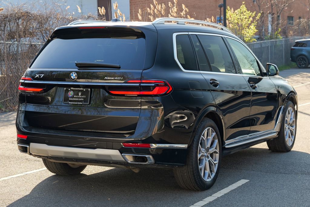 Used 2024 BMW X7 xDrive40i w/ Climate Comfort Package AWD/4WD image 7