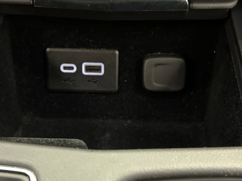 Used 2024 Cadillac XT4 Premium Luxury image 48