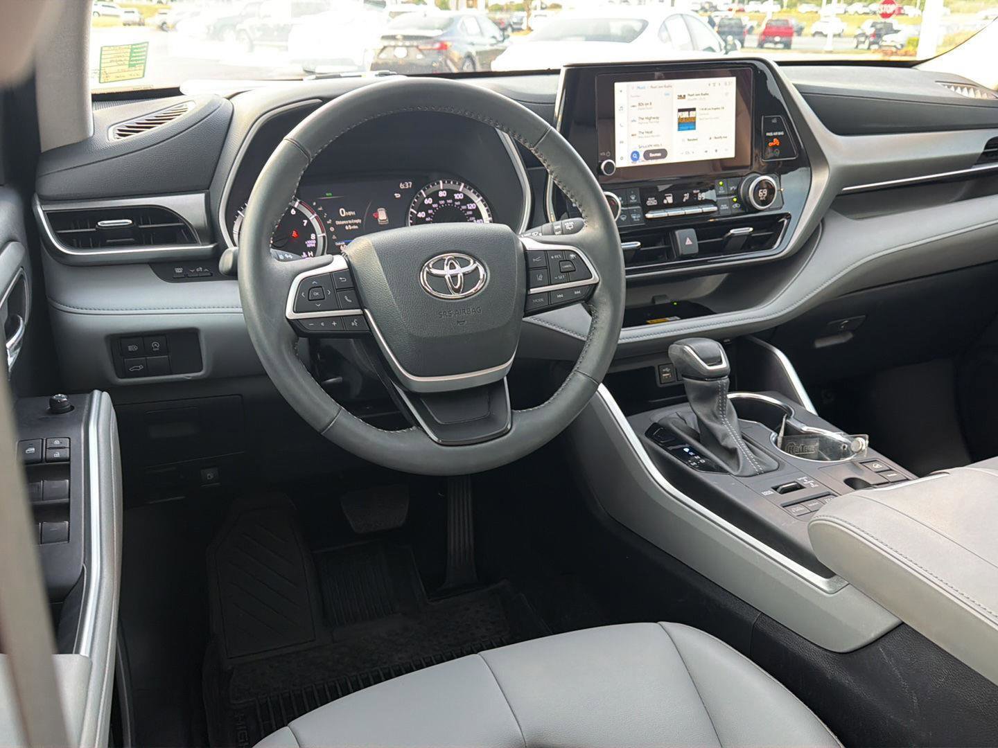 Certified 2024 Toyota Highlander XLE AWD/4WD image 19