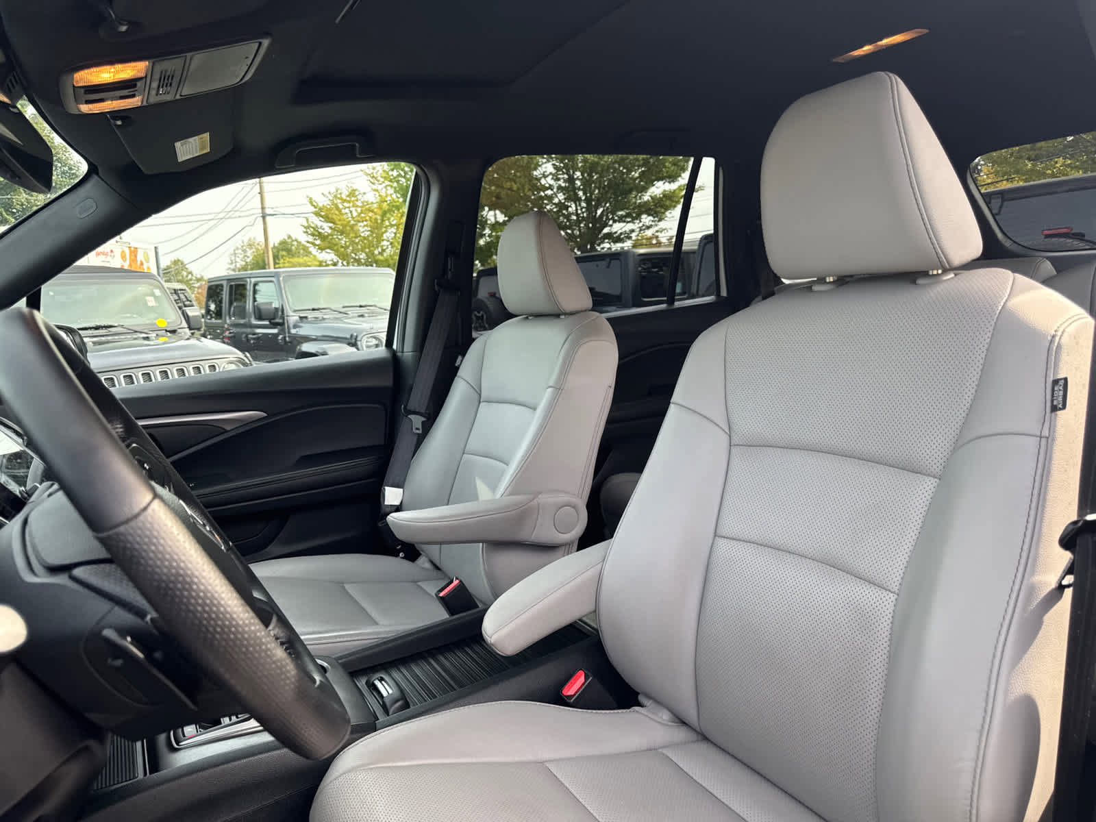 Used 2023 Honda Passport EX-L image 13