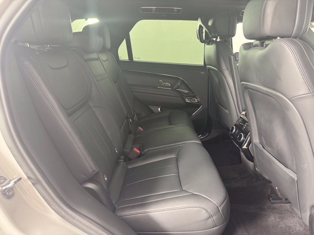 Used 2025 Land Rover Range Rover Sport Dynamic SE AWD/4WD image 25