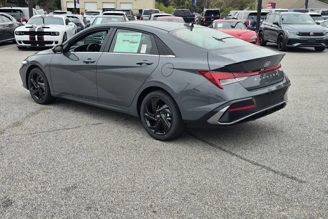 New 2026 Hyundai Elantra SEL Sport Premium FWD image 8