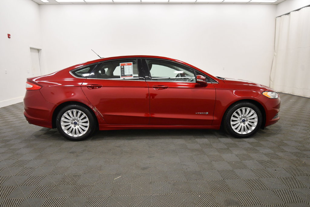 Used 2016 Ford Fusion SE FWD image 9