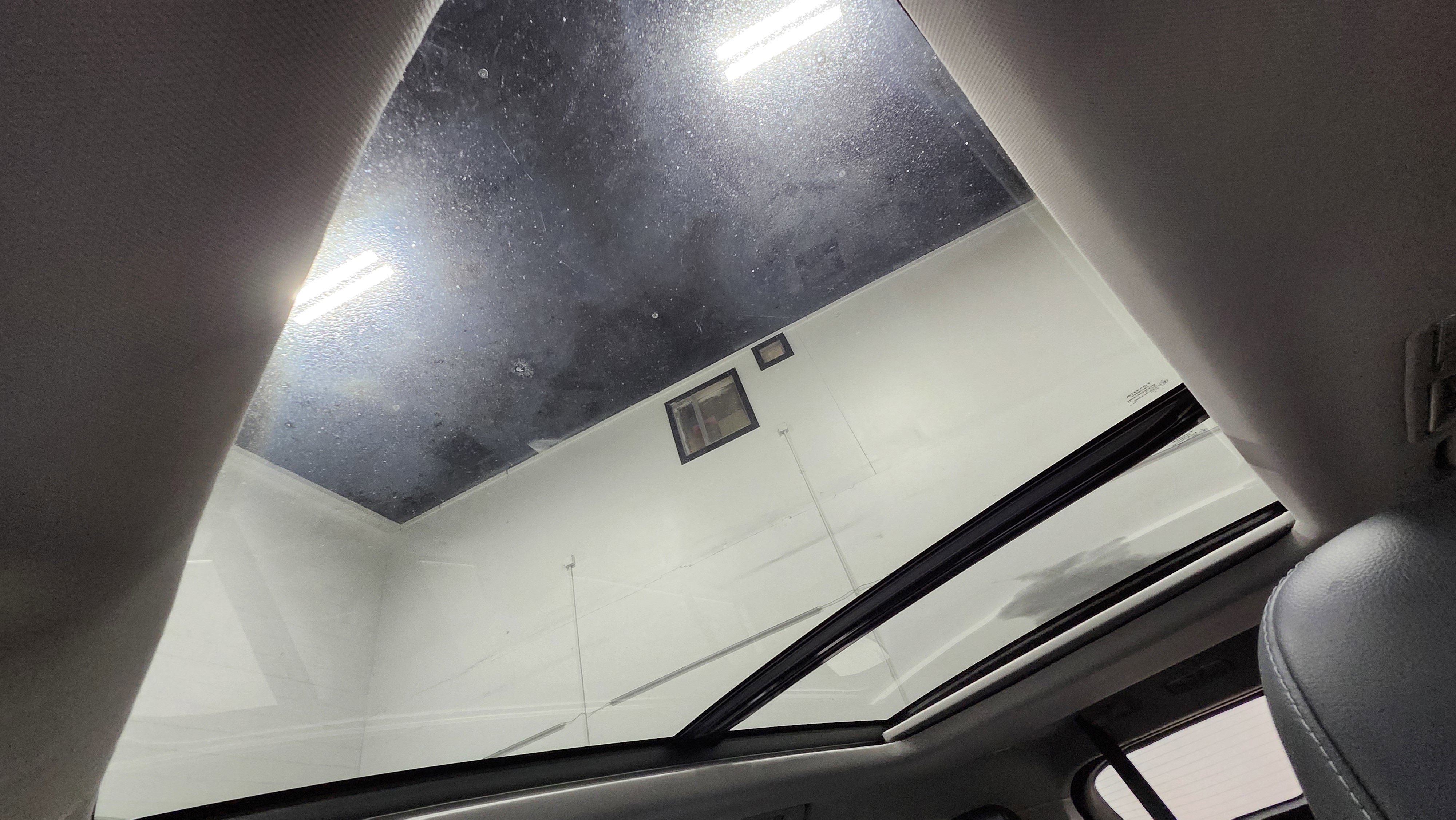 Used 2021 Toyota Highlander Platinum image 2