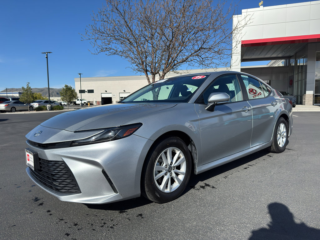 Certified 2025 Toyota Camry LE FWD image 5