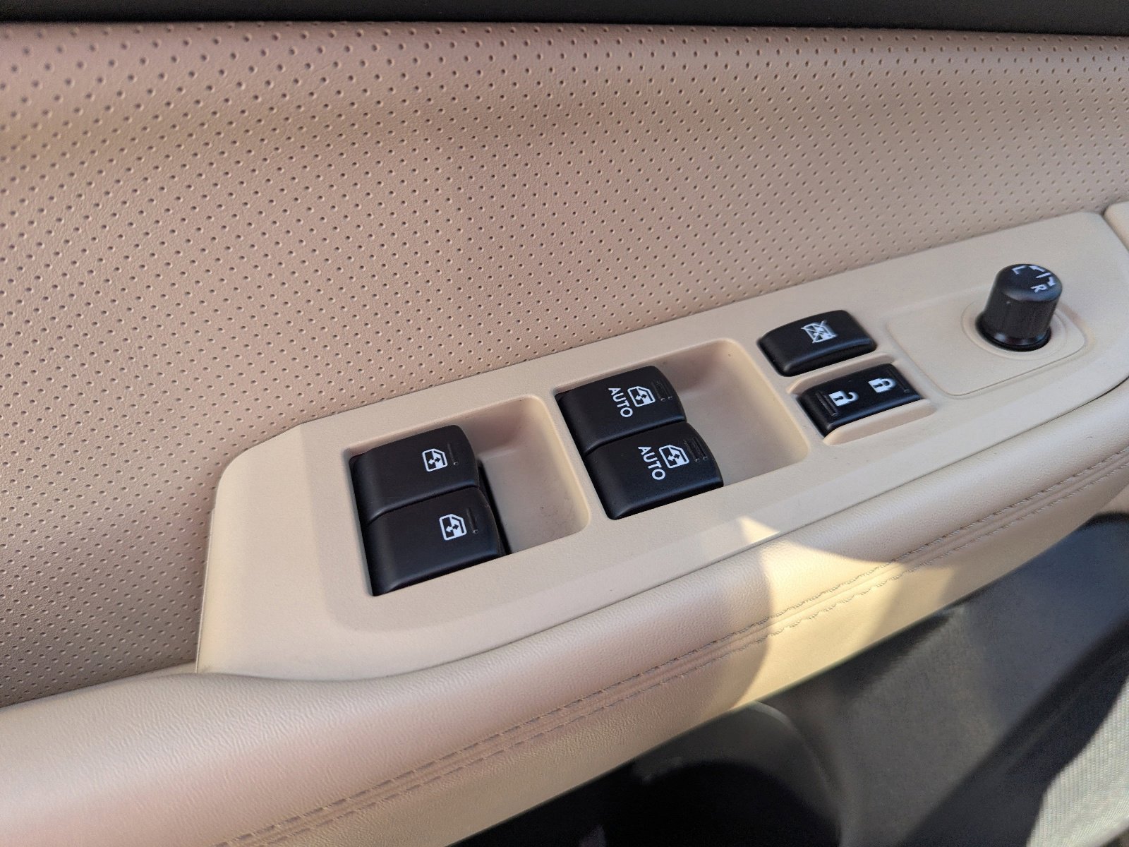 Used 2015 Subaru Outback 3.6R Limited image 31