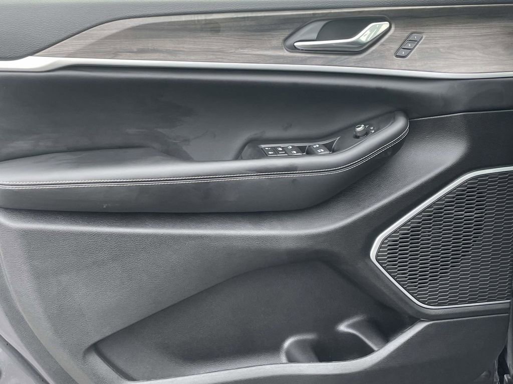 New 2026 Jeep Grand Cherokee L Limited image 25