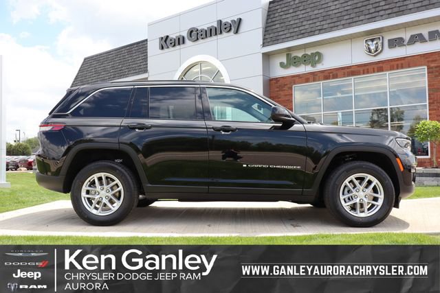 New 2026 Jeep Grand Cherokee Laredo AWD/4WD image 1
