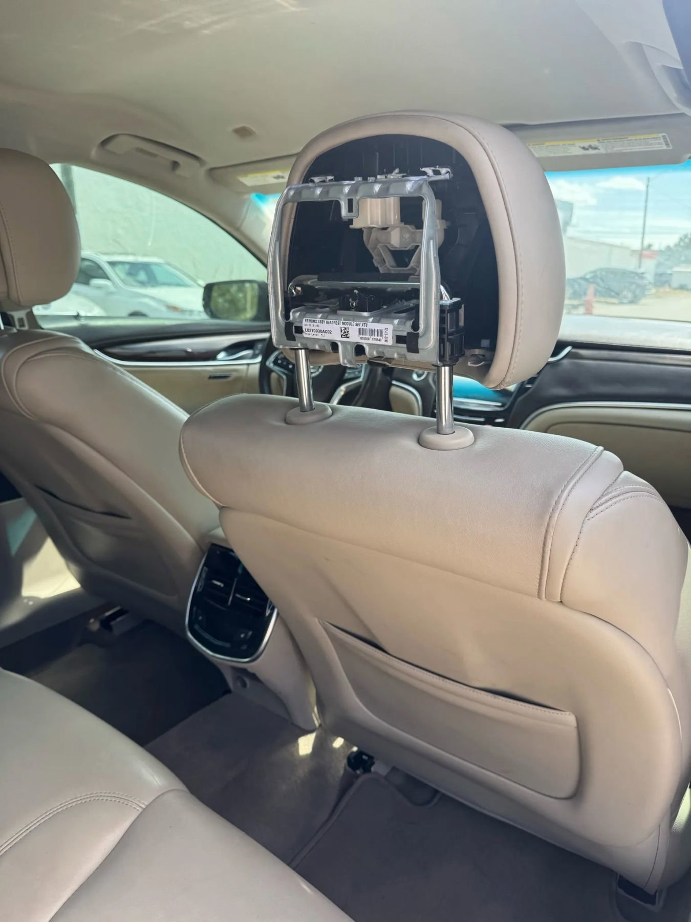 Used 2013 Cadillac XTS Luxury w/ Driver Awareness Package image 15