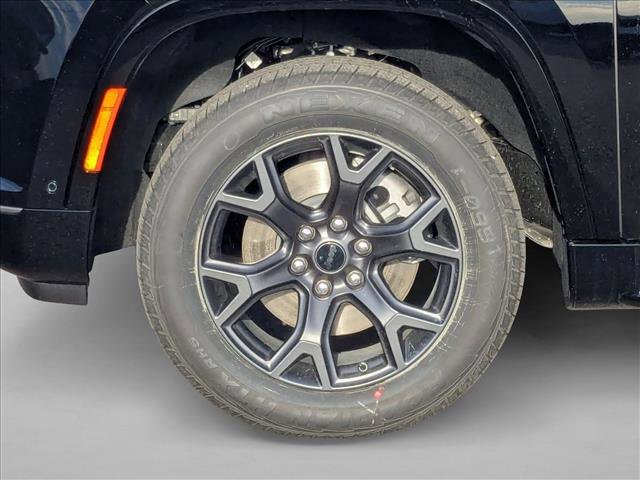 New 2026 Jeep Grand Wagoneer Limited w/ 8-Passenger Seating Package AWD/4WD image 10