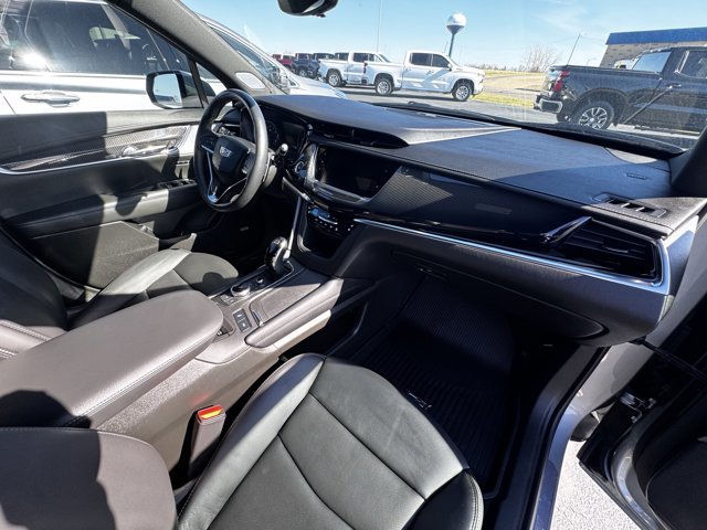 Used 2024 Cadillac XT6 Sport w/ Technology Package image 14