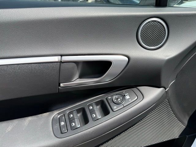 New 2025 Hyundai Sonata SE FWD image 19