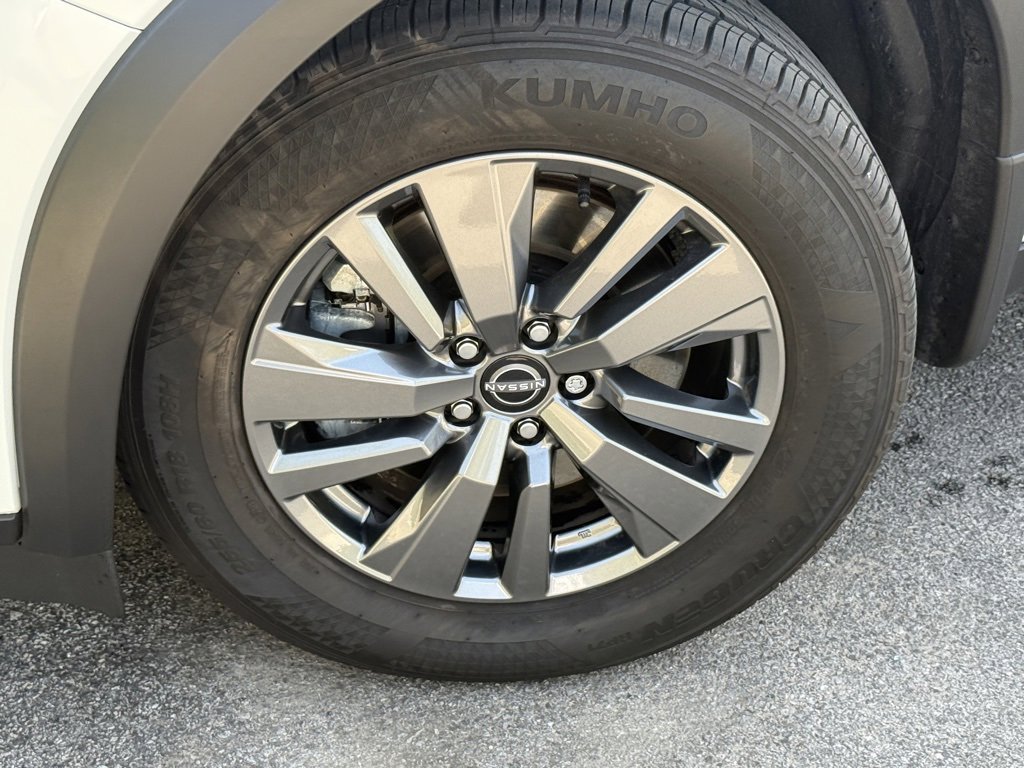 Certified 2025 Nissan Pathfinder SV image 10