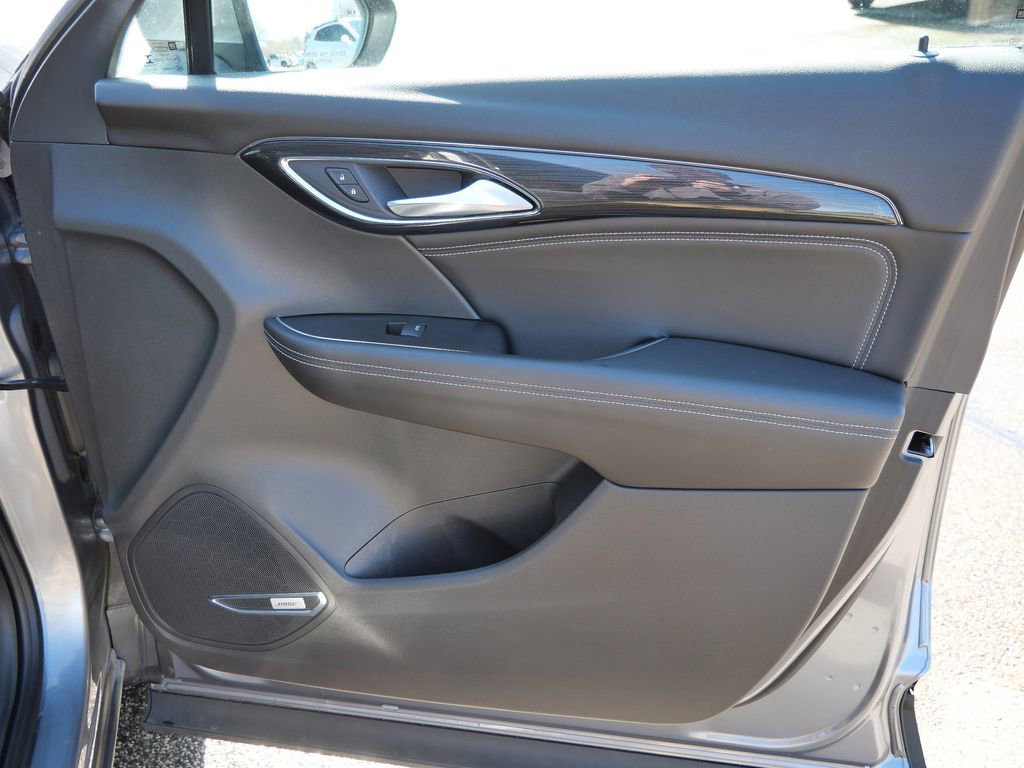 Used 2022 Buick Envision Essence w/ Technology Package I image 13