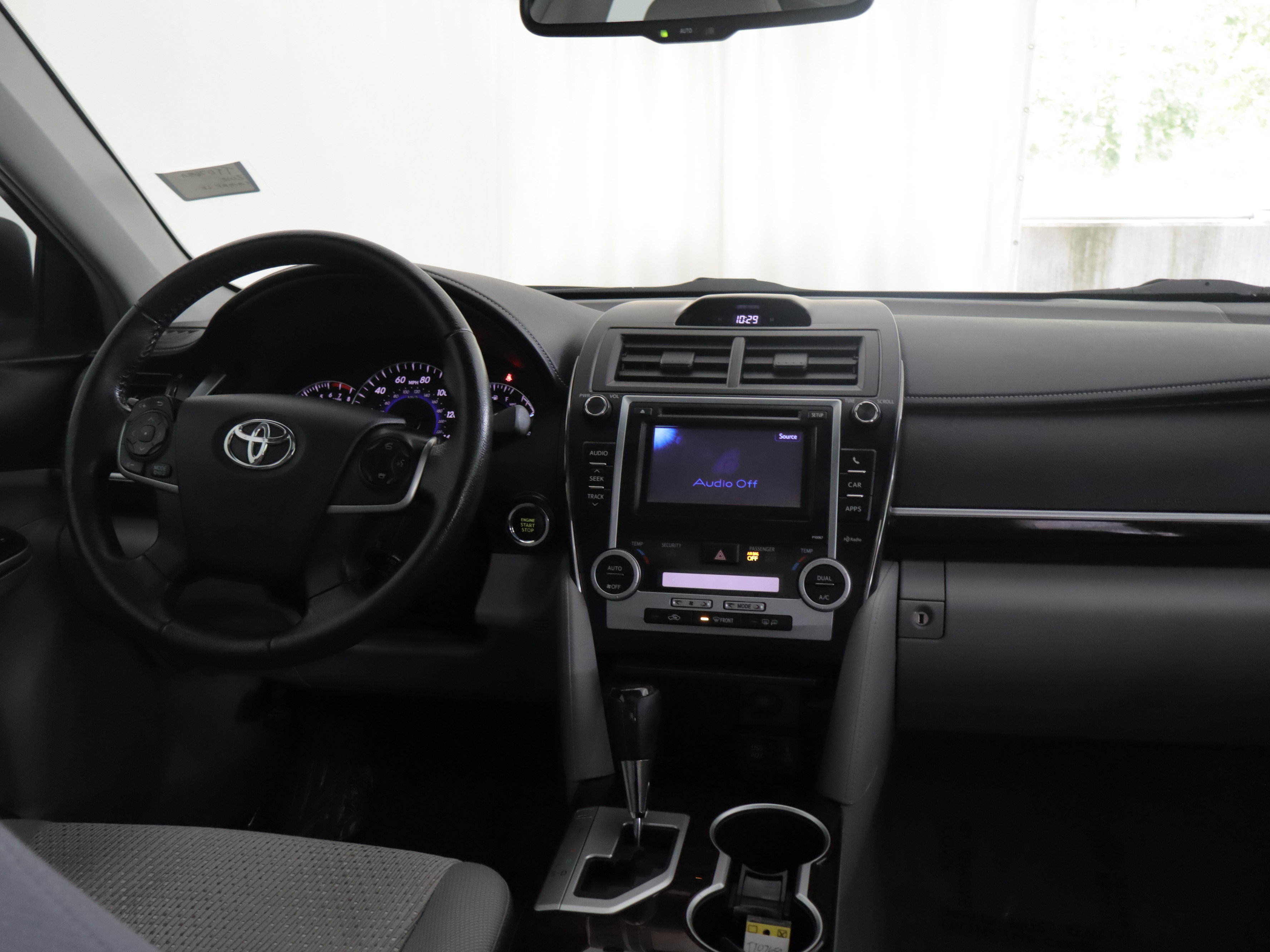 Used 2012 Toyota Camry XLE w/ Convenience Pkg FWD image 2