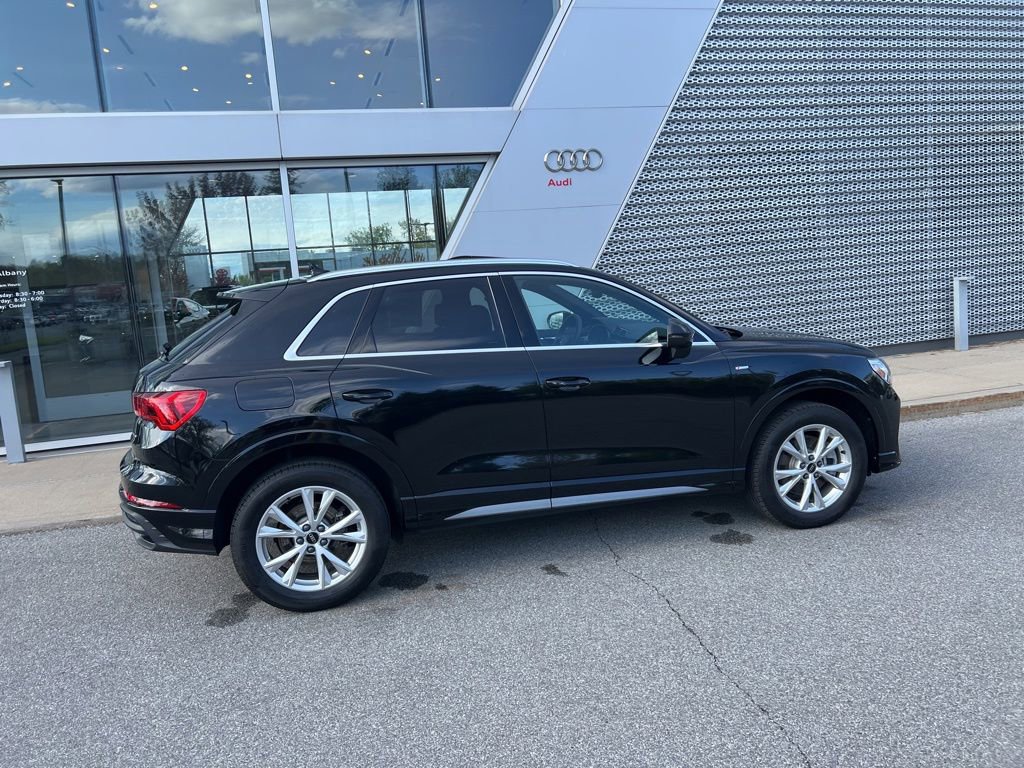 Used 2025 Audi Q3 2.0T Premium w/ Convenience Package AWD/4WD image 19