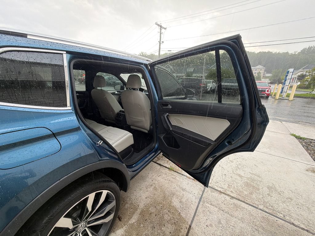 Used 2020 Volkswagen Tiguan SEL Premium R-Line AWD/4WD image 35