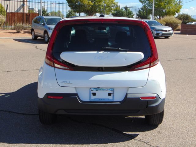 Used 2022 Kia Soul LX FWD image 5