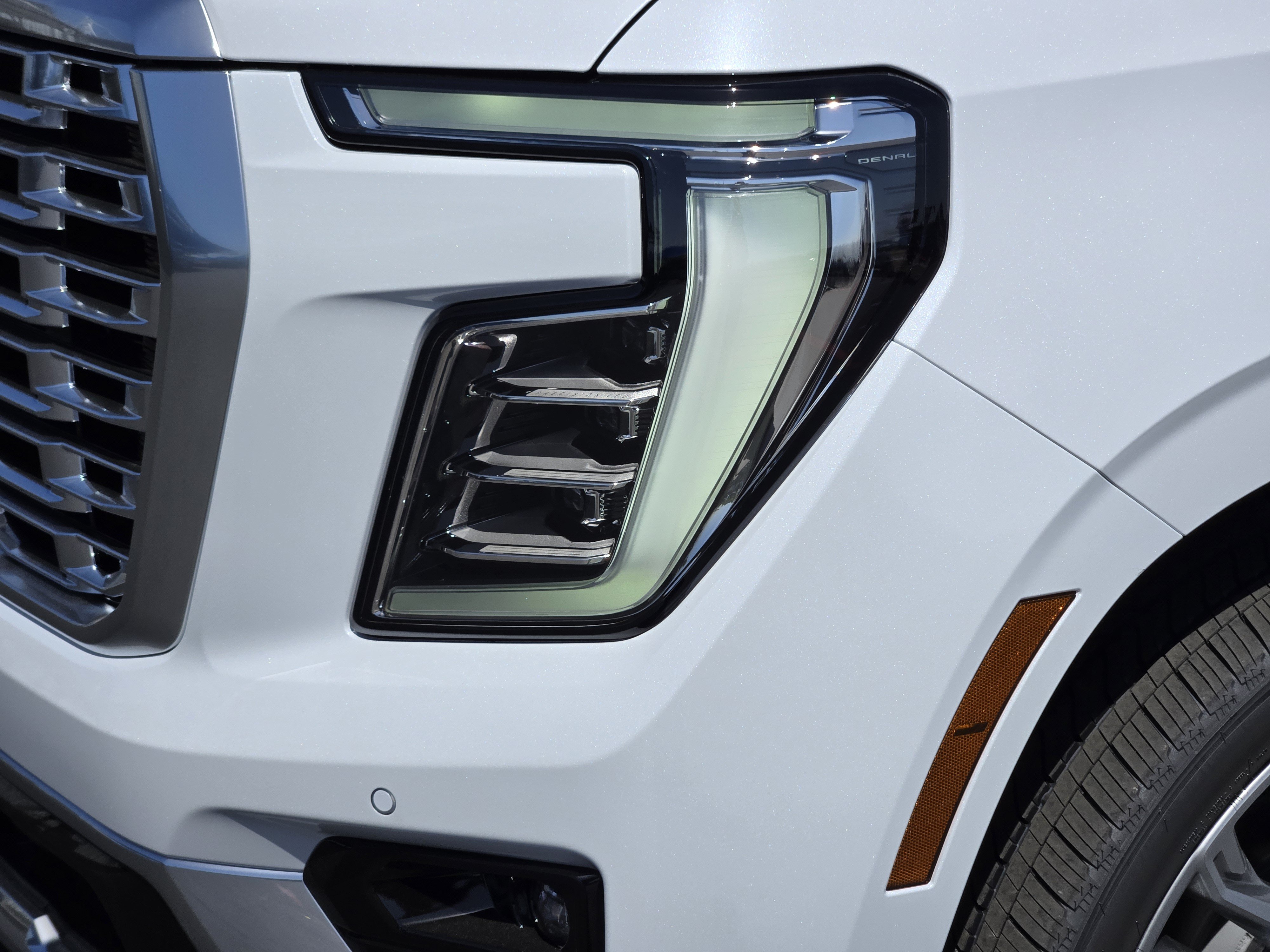 New 2026 GMC Yukon XL Denali w/ Denali Reserve Package AWD/4WD image 6