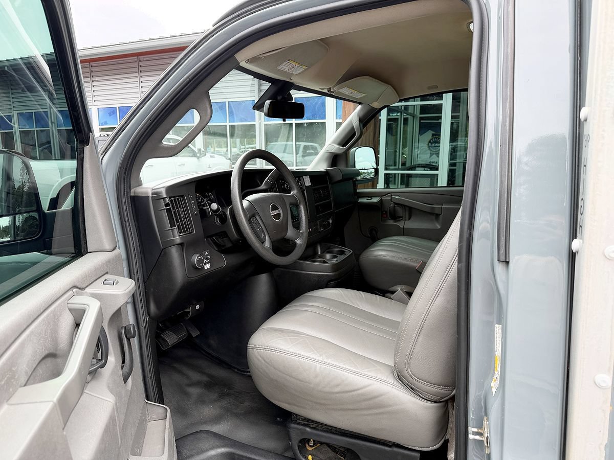 Used 2019 GMC Savana 3500 w/ Driver Convenience Package RWD image 31