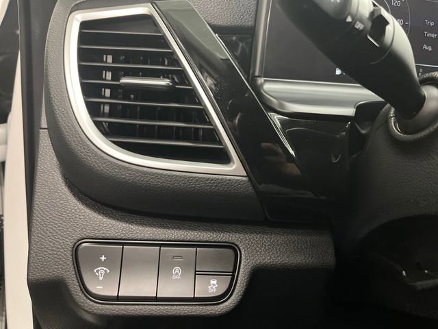 Certified 2024 Kia Seltos S image 22