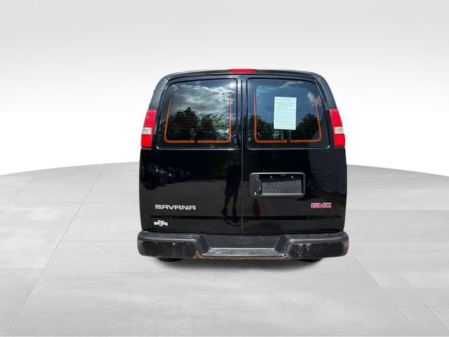 Used 2017 GMC Savana 2500 RWD image 4